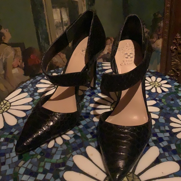 Vince Camuto heels like new - Picture 2 of 6